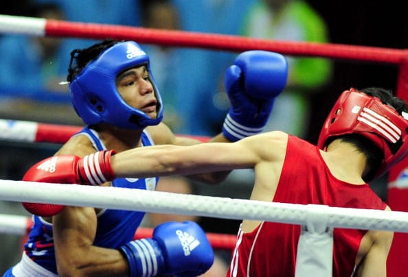 Vikas Krishan prepairing with professional boxers
