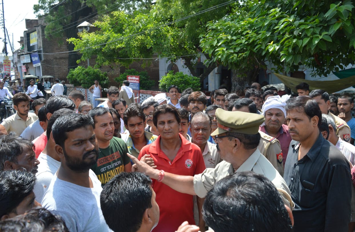Hawker's body be kept blocked