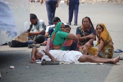 amarnath pilgrims stranded in kashmir valley