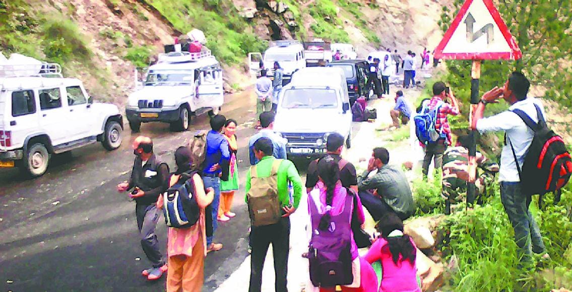 Pithoragarh three hours off-highway Twagat