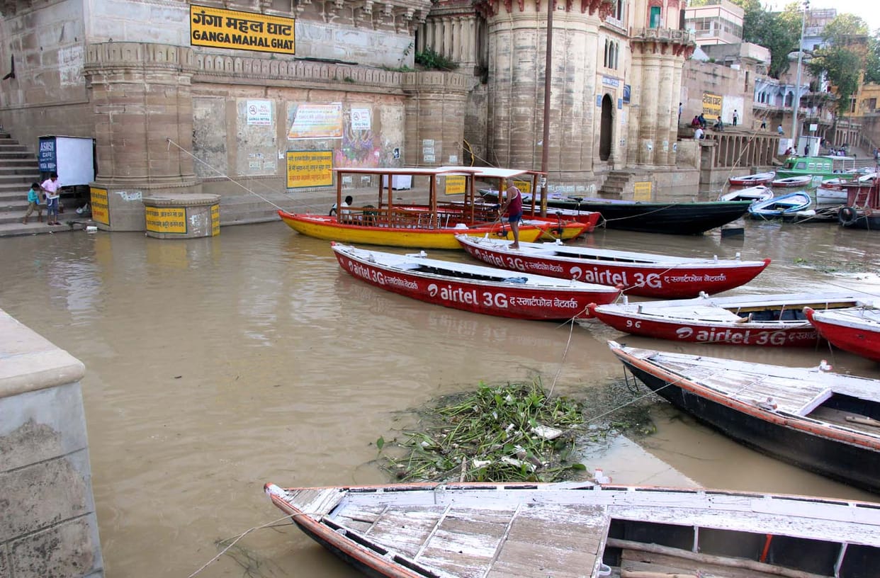 Ganga boom, broken links ghats