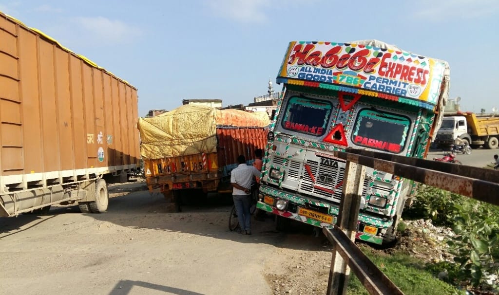 Truck made with a fine cross
