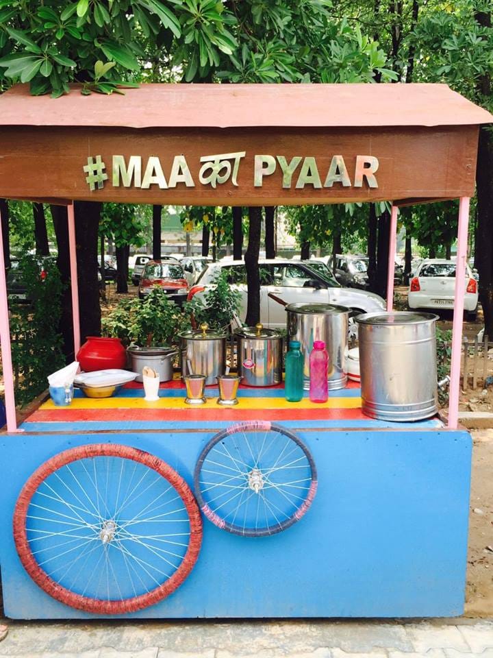 weird people, mba graduate radhika arora food cart