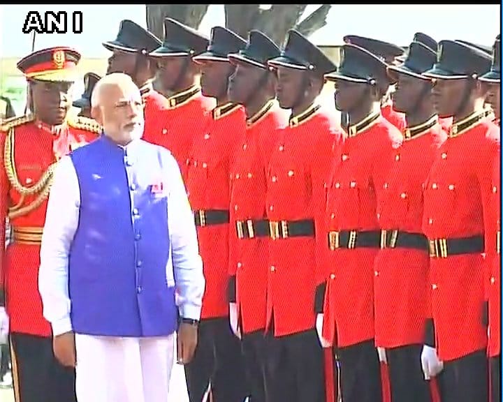 PM Narendra Modi being accorded ceremonial welcome in Dar es Salaam, Tanzania