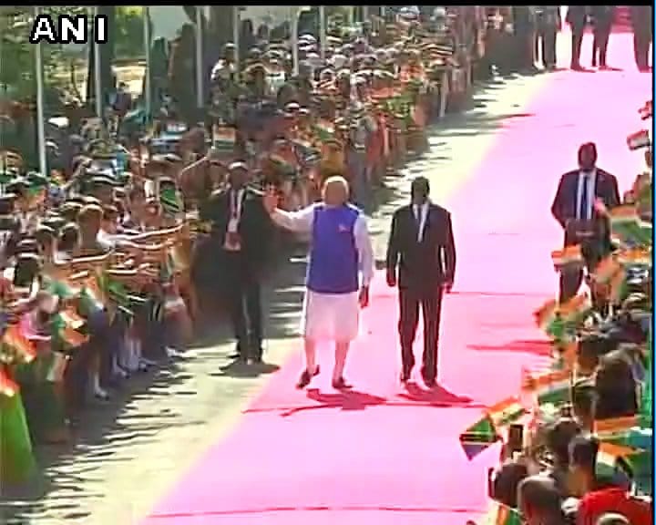 PM Narendra Modi being accorded ceremonial welcome in Dar es Salaam, Tanzania