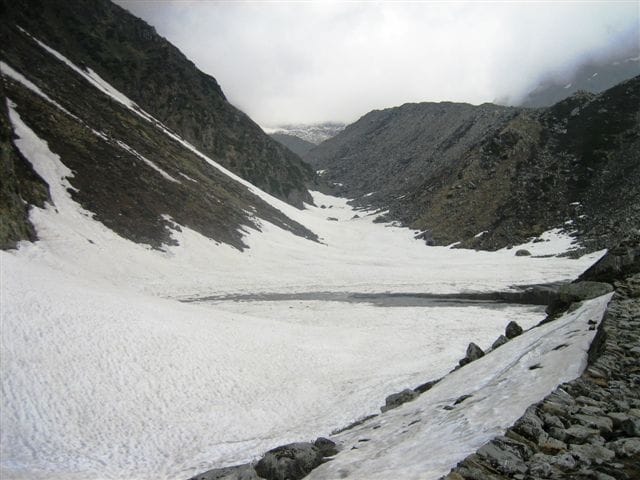 photos of chorabari glacier and corabri lake