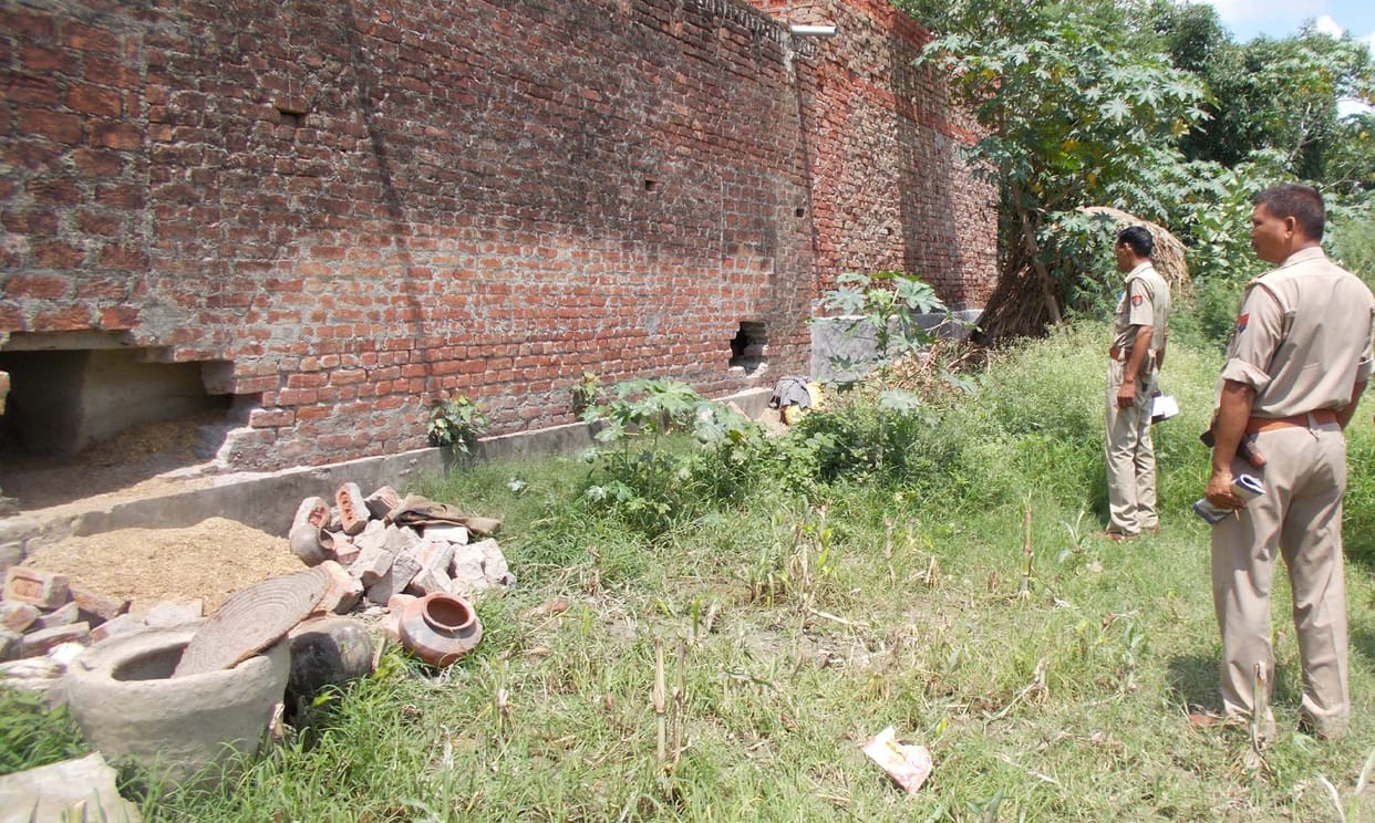 Placing two houses in nakaba Theft of two and a half million