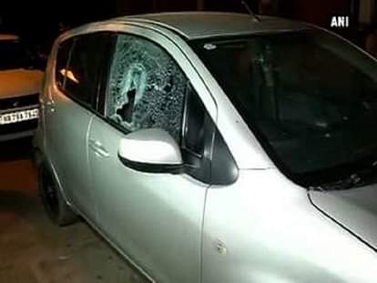 Businessman shot at by miscreants, robbed of cash