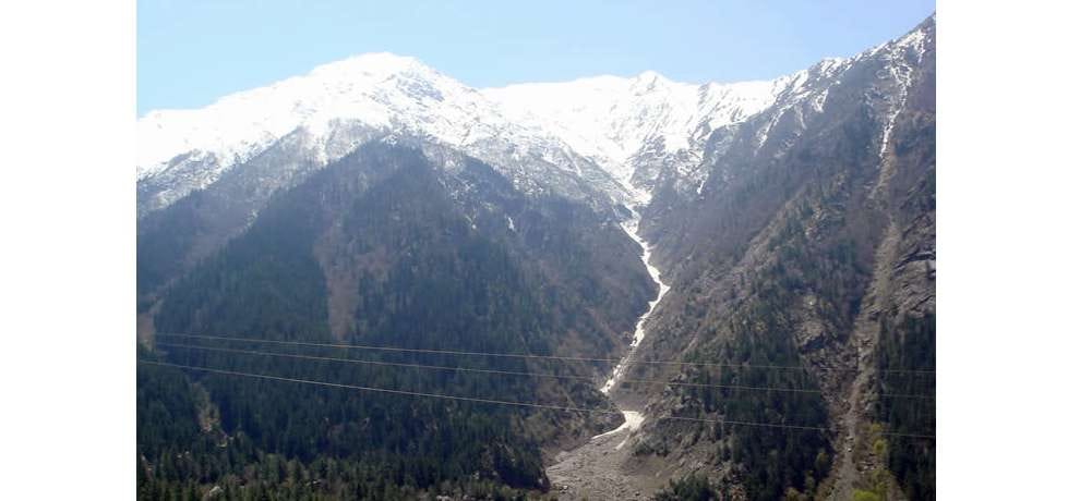 research reveals that snow cover area on hills is decreasing every year
