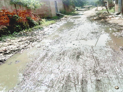 Mohllewasi upset by the poor condition of road