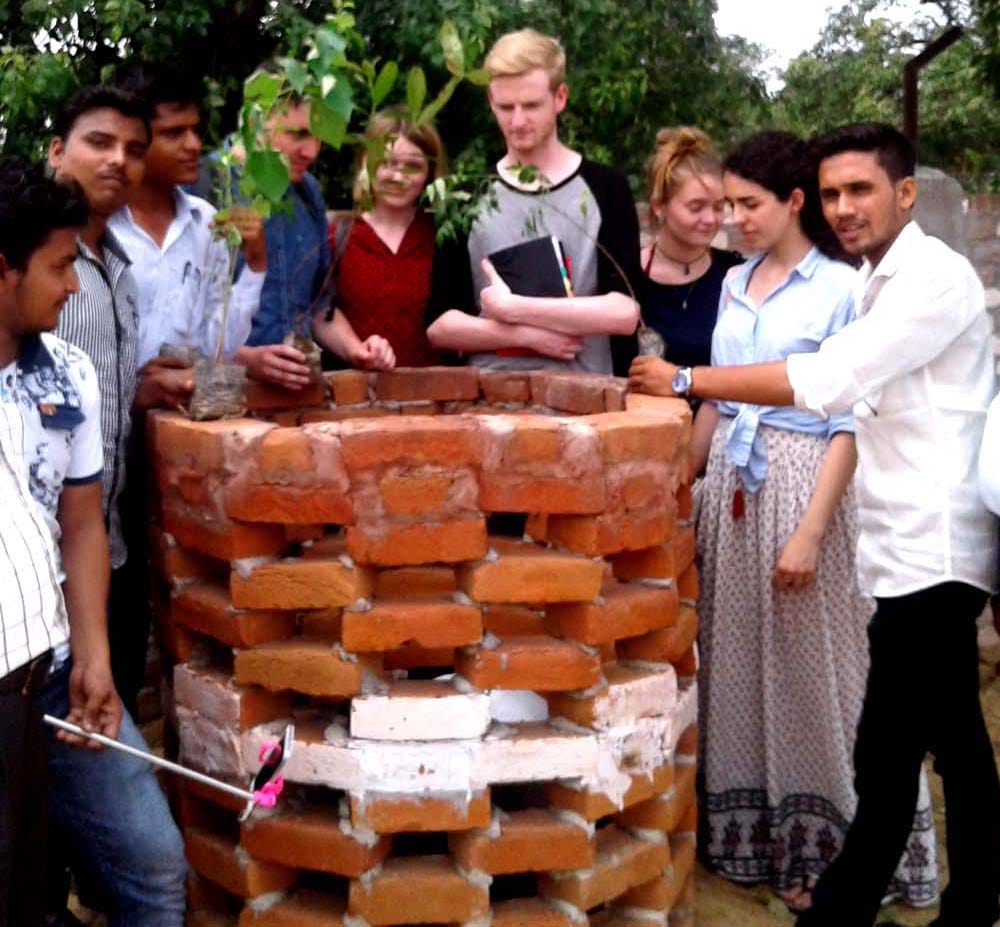 English classes in Brisbane The students' knock