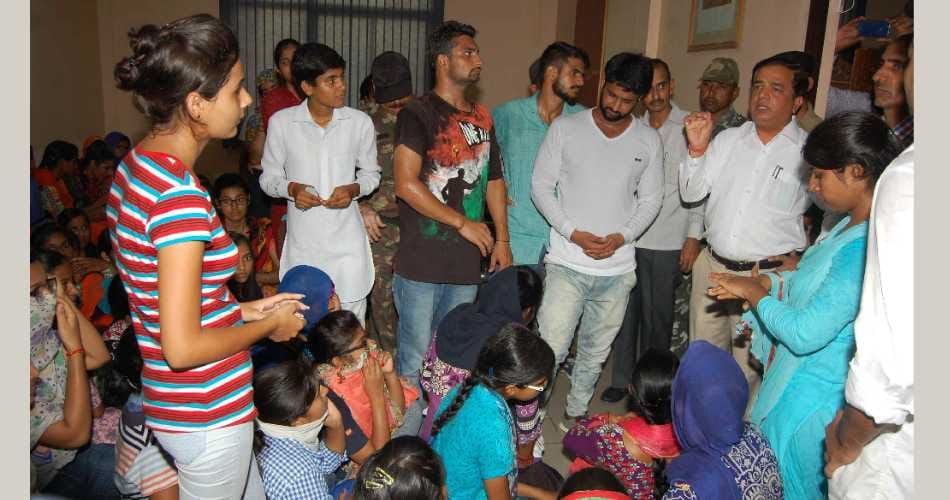 aggitation in sirsa, aggitaion against CDLU, aggitation by students, Strike