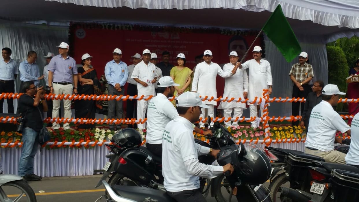 cm akhilesh flag off world population day rally