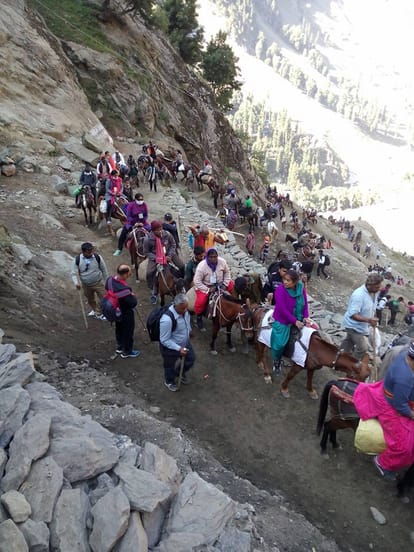 amarnath yatri facing problems after kashmir clash