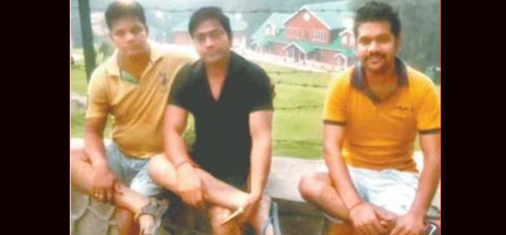 pilgrims told story on phone stranded in Amarnath Yatra