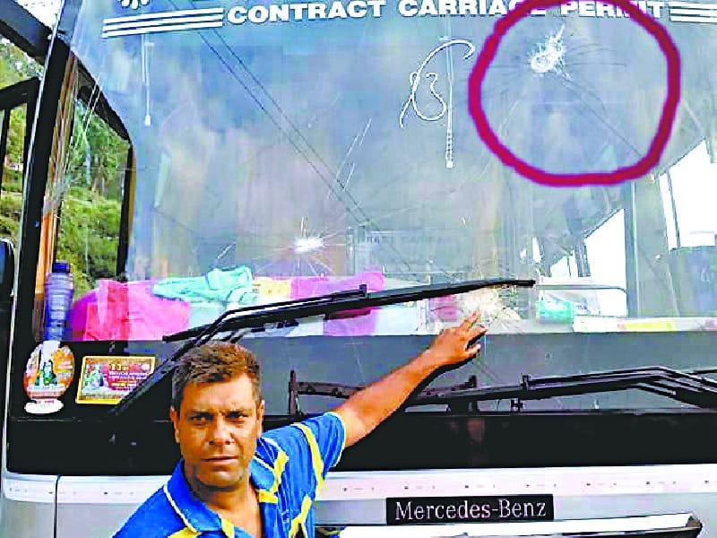  Stones pelted at buses ferrying Amarnath pilgrims