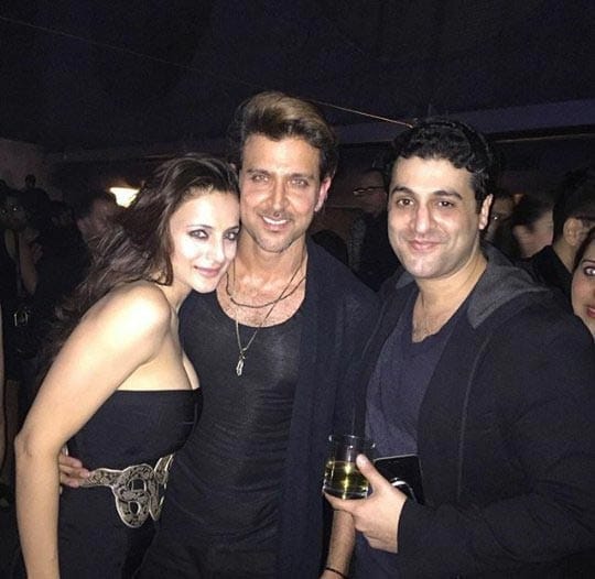 Ameesha patel kisses in party