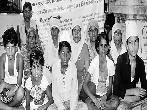 do parivaar anashan par, koee nahin purasaahaal Two family on a fast, no Pursahal