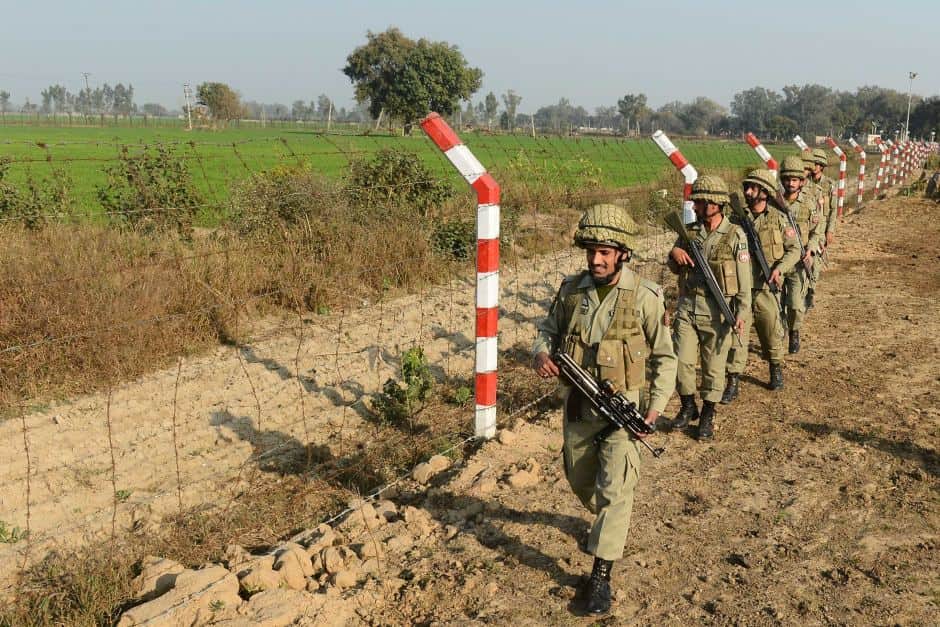 indian army, bsf jawan securing hussainiwala border by facing heatwaves