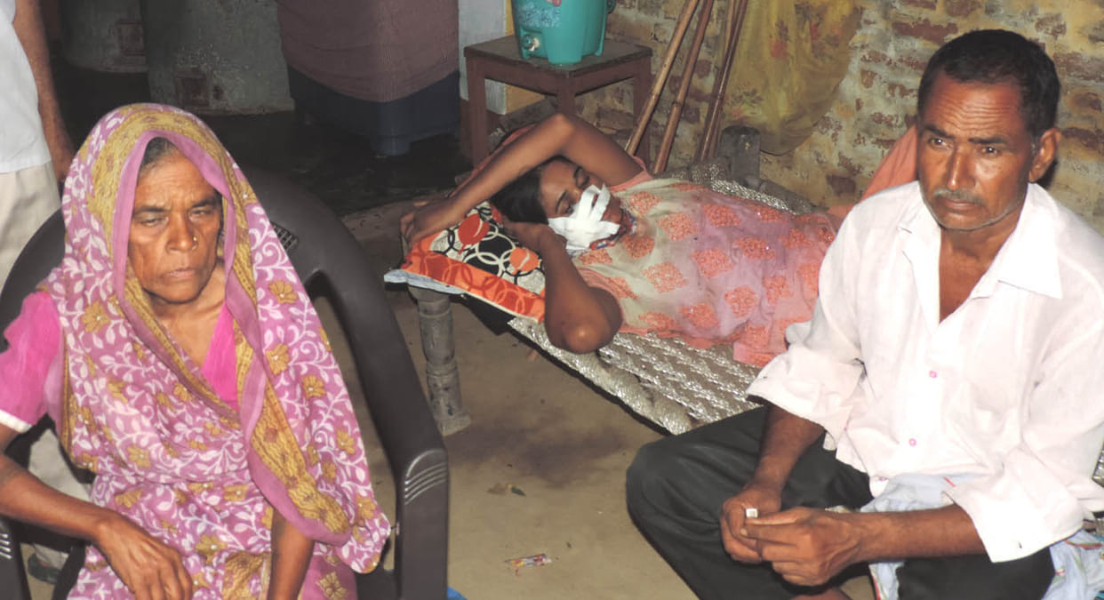 Masked men attacked the family of the soldier, looting