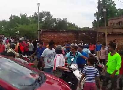 Public protest after the death of teenager boy in Agra