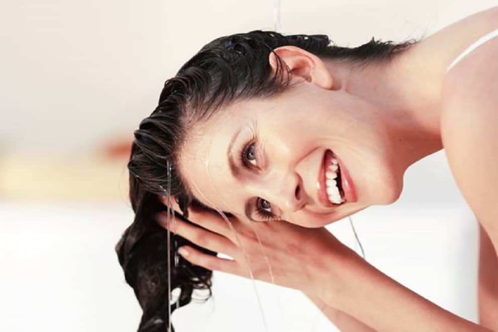 common mistakes that do when you wash your hair