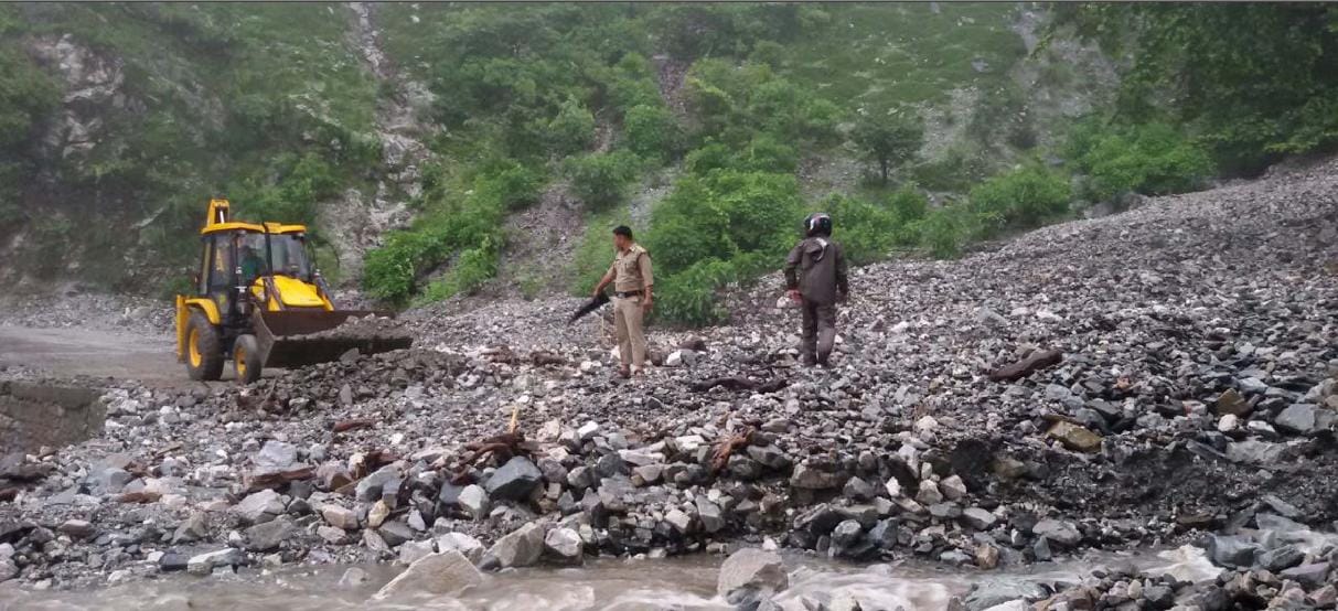 National Highway was closed to traffic for two hours