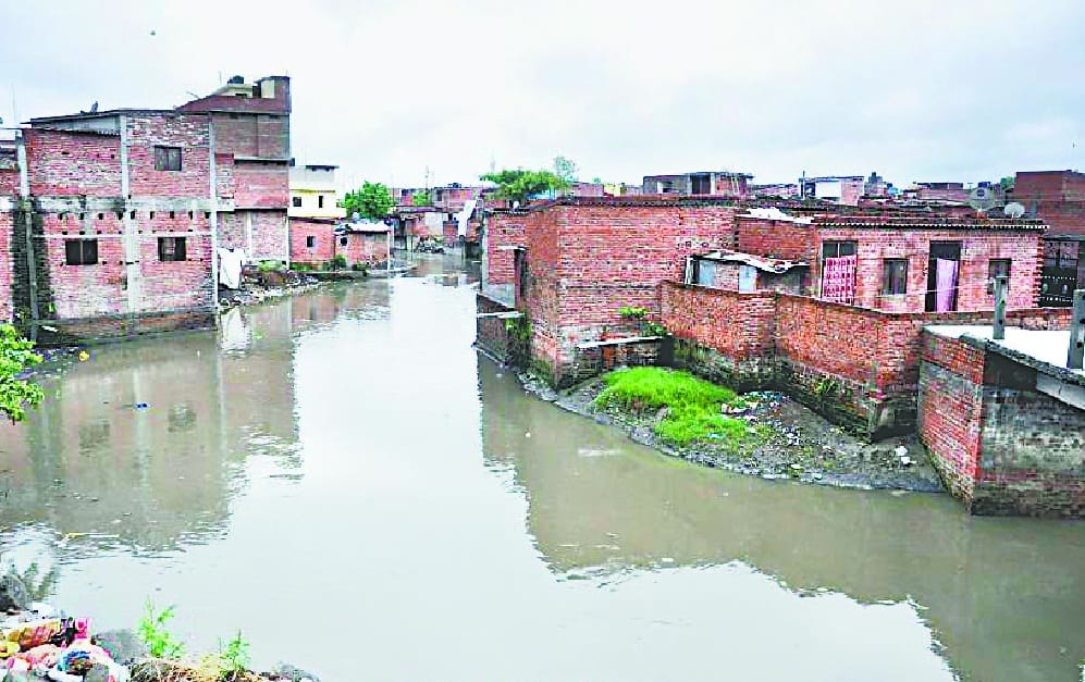 Kalyani edge Cinhikrn preparation of illegal encroachments