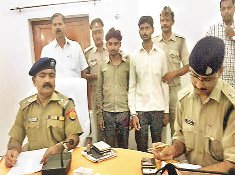 Saraf Lutkand disclose, cede its two robbers