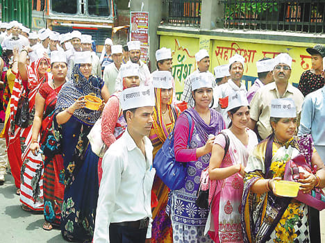 perrak begging for mandey