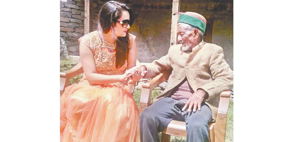 shyam saran negi share moments with actress ravina negi