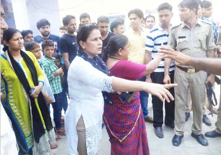 The driver, conductor and passengers beaten