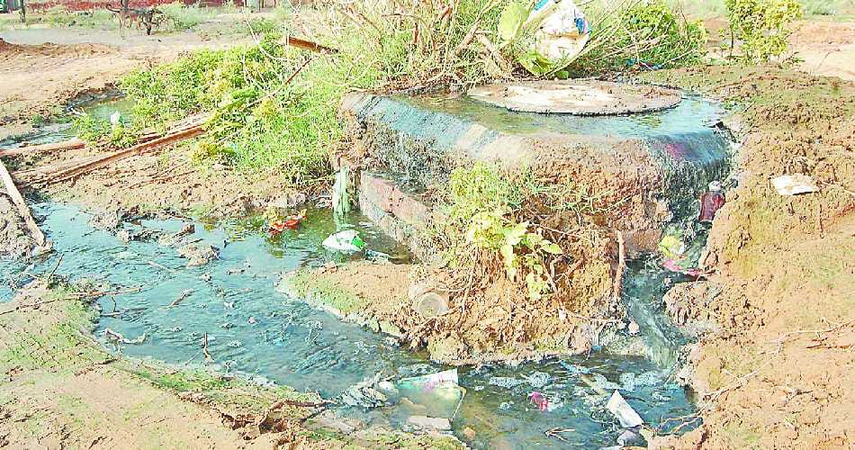 Sewer Overflow, flood on road, sirsa road, rain water