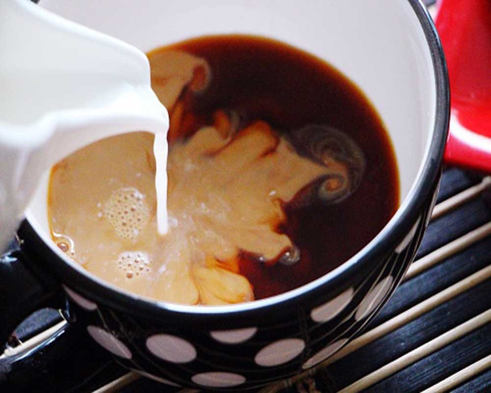 side effects of drinking tea on an empty stomach