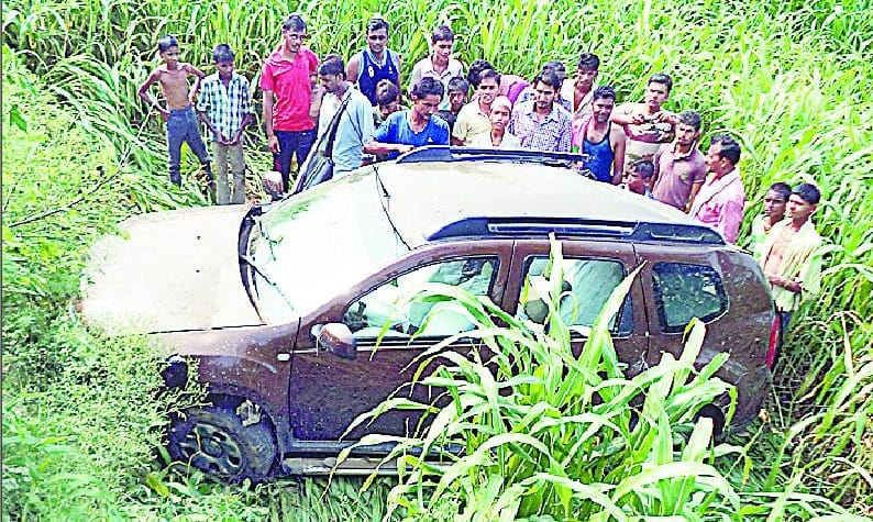 The couple terrorizing car robbed