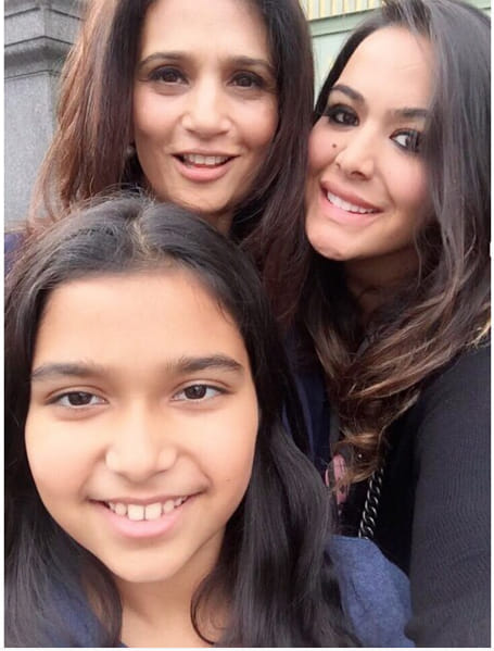 sanjay's doughter Trishla share her pics with her father's ex-wife