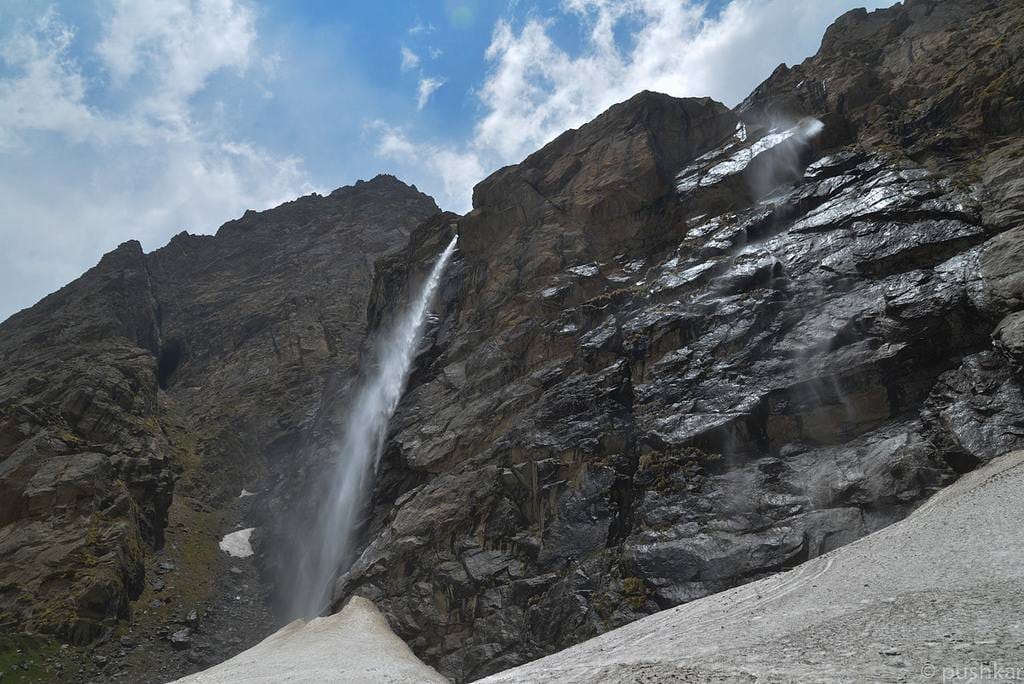 This waterfall is full of Mystery in badrinath dham