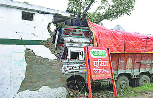 Uncontrolled truck entered the school