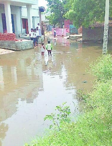 Waterlogging in oogati, not hearing