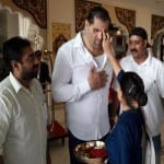 दोस्तों से मिलने के लिए करना पहुंचे द ग्रेट खली
