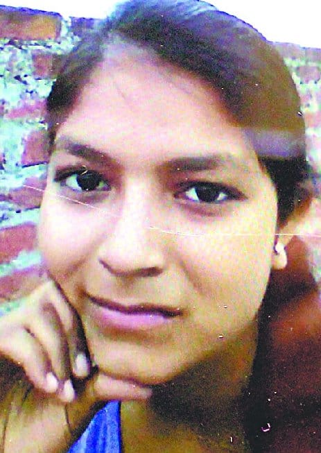 Car clashed school van , killing a student , nine injured