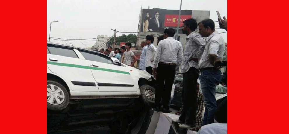 Cluster bus collision killed a dozen vehicles, the driver fled after the incident just jumping