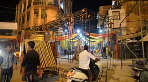 Celebration at former minister's house, the road cordoned 