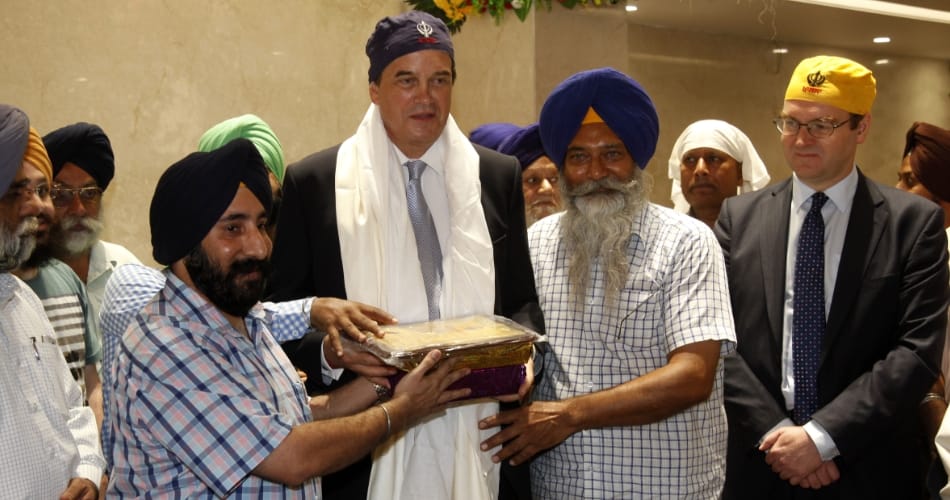 british high commission to india officers visited to chandigarh gurudwara
