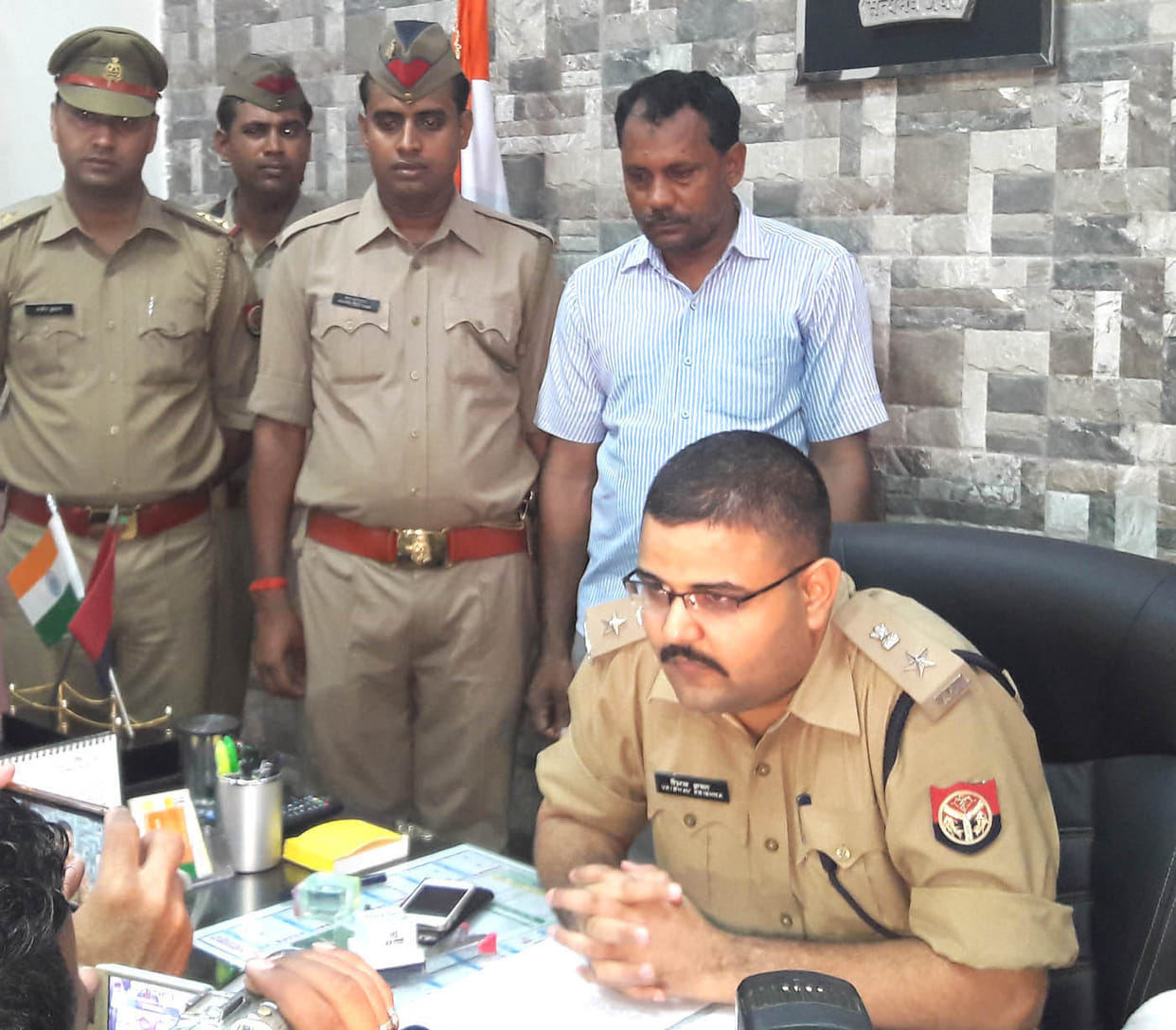 Three vehicle thieves climbed Arnia police handle