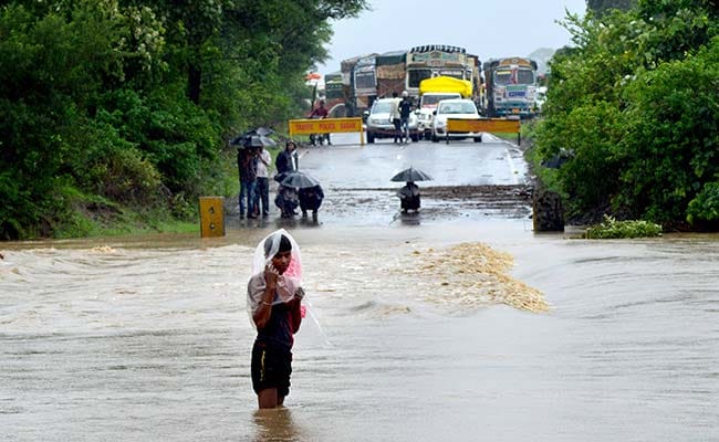 Heavy rain and flood in madhya pradesh, many people killed