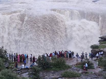 Heavy rain and flood in madhya pradesh, many people killed