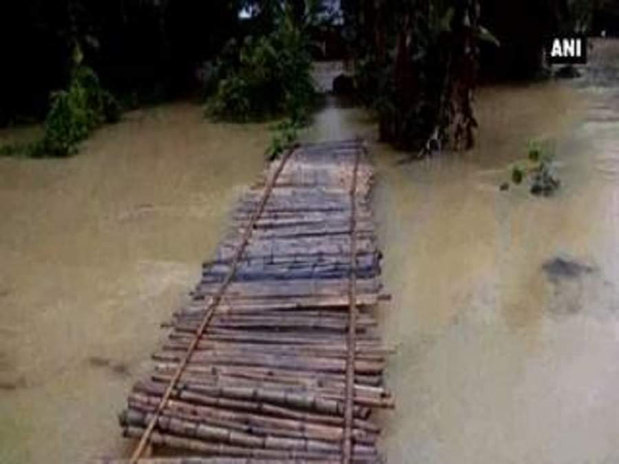 बाढ़ से पीड़ित