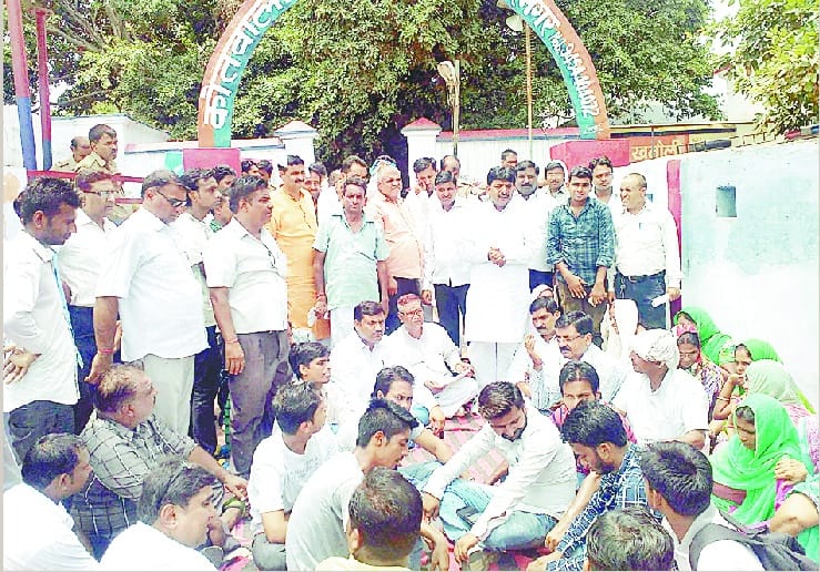 Kotwali gate picket