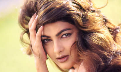 Thane Sessions Court declares bollywood actress Mamta Kulkarni and her husbad absconder